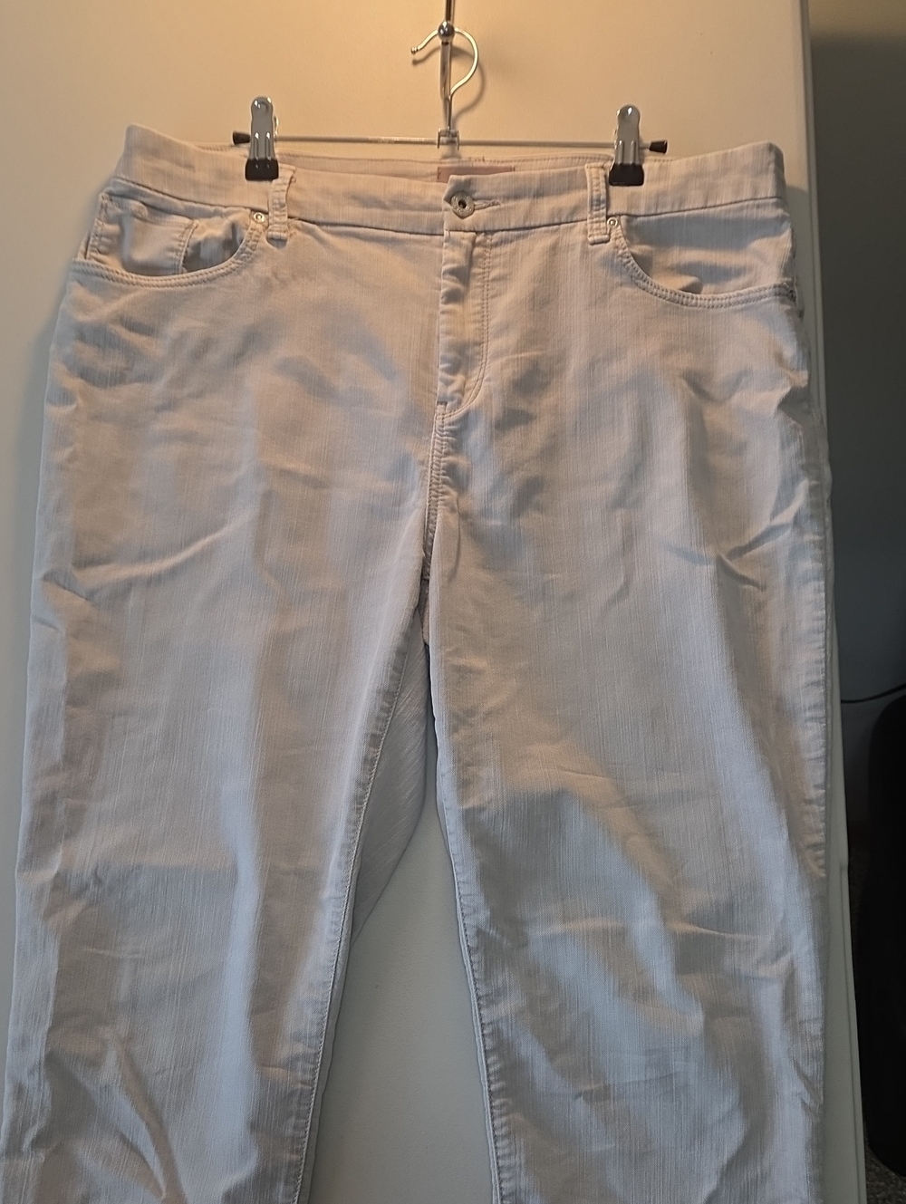Chico's Women's Cropped Jeans Light Tan Size 2